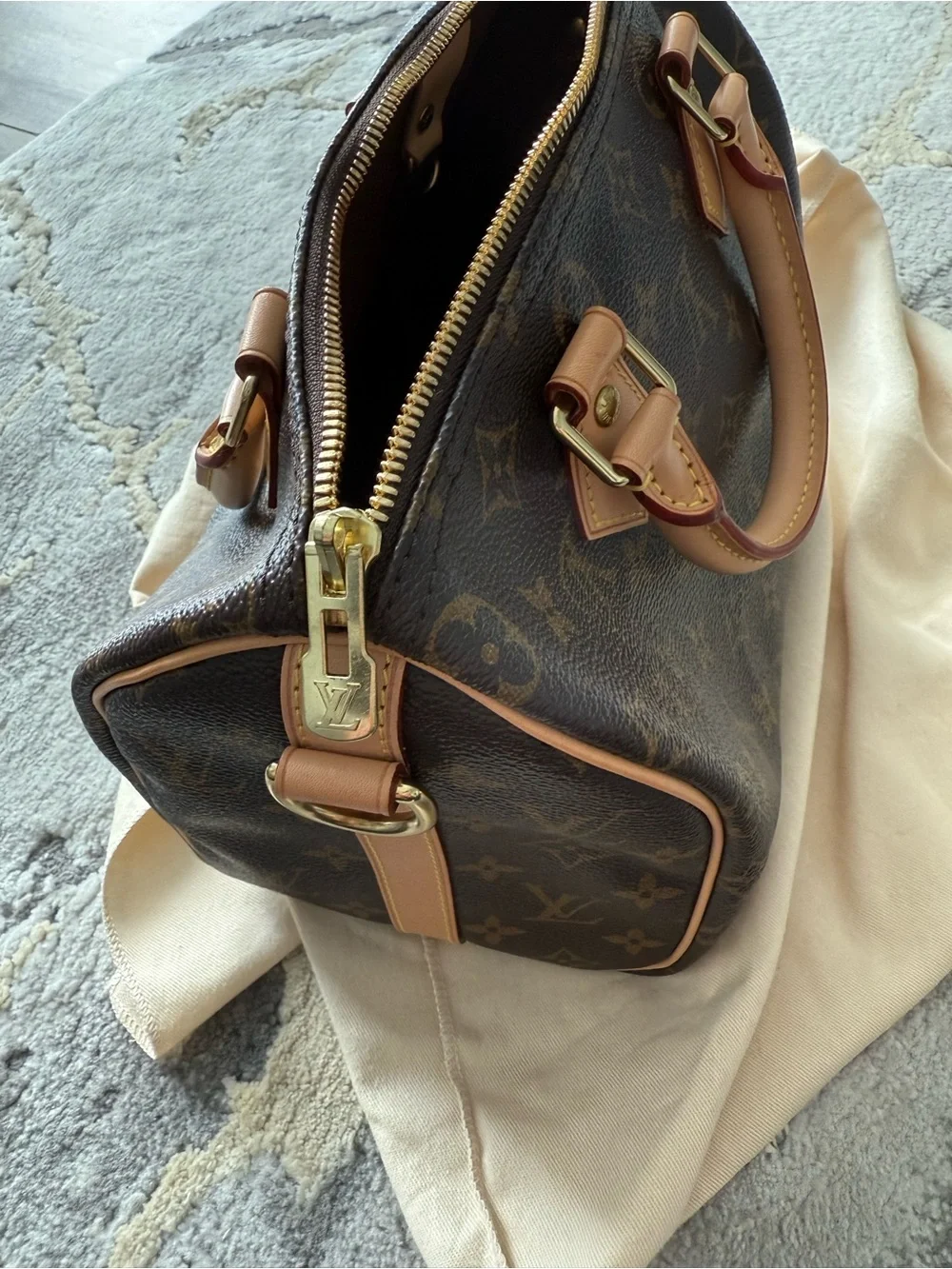 Louis Vuitton Monogram Speedy Bandoulière 25